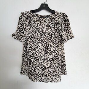 19 Cooper Tan Cheetah Leopard Animal Print V Neck Short Sleeve Blouse Size Small